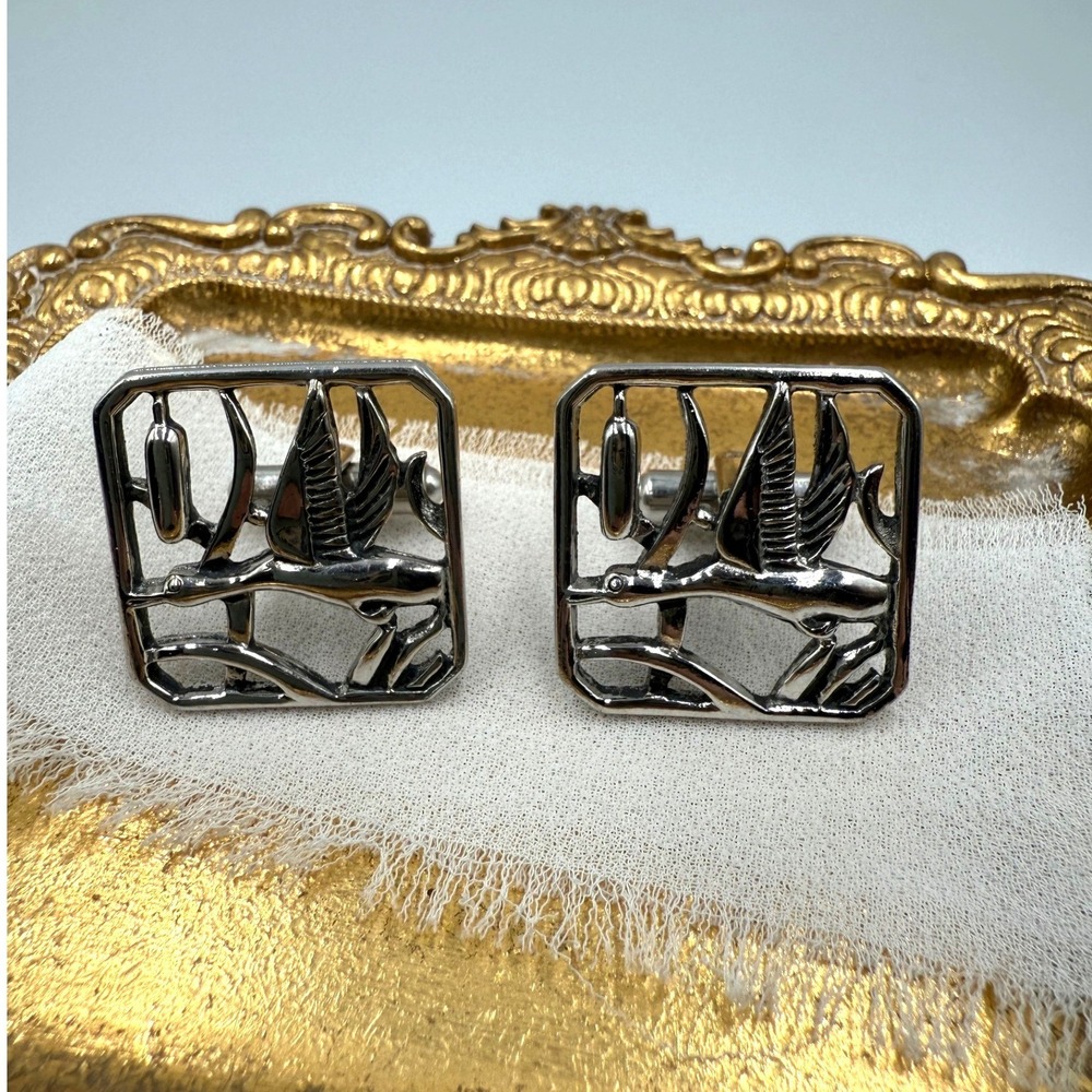 Vintage Silver Tone Mallard Duck Cattail Flying‎ Bird Cufflinks Nature Wildlife